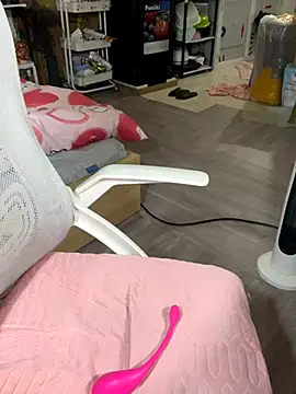 Mina048's cam snapshot