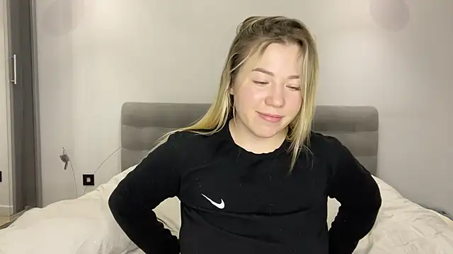 Embersweetbunny's cam snapshot