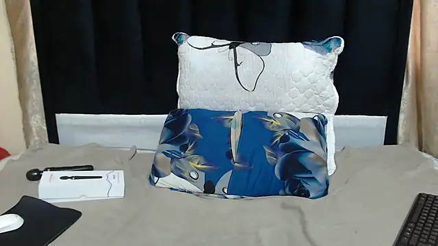 busttyebony11's cam snapshot