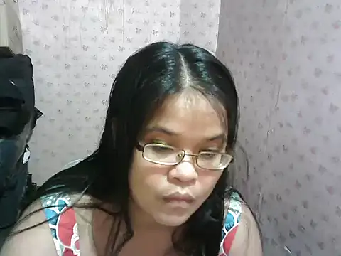 Hotty_babe23's cam snapshot