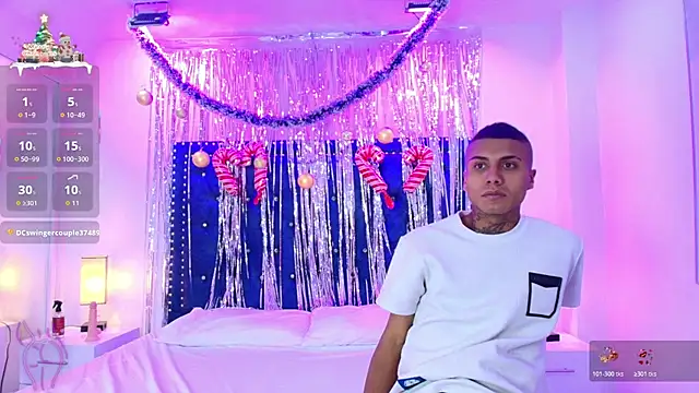 Damian_and_roxanne's cam snapshot