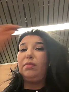 Tisha_Busty live sex cam