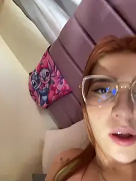 CoraVibes's cam snapshot