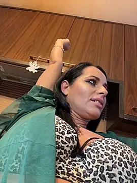 Hotmomcheckk_'s cam snapshot