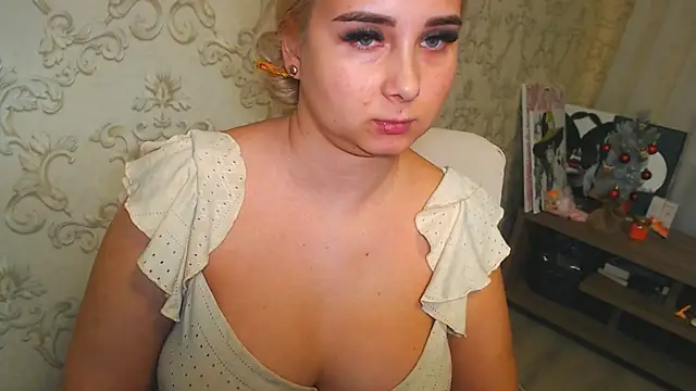 DolphinDreams's cam snapshot