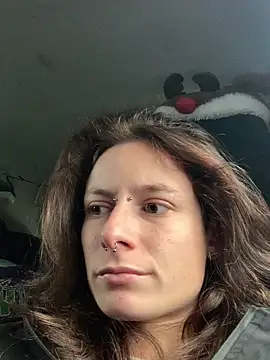 GoldenPussy1329's cam snapshot