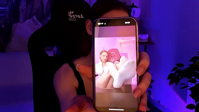 BellaHaadiid's cam snapshot