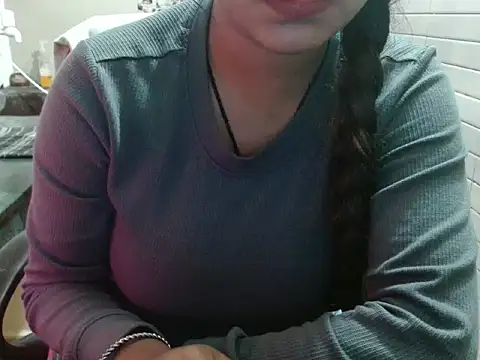 LovingPihu live sex cam