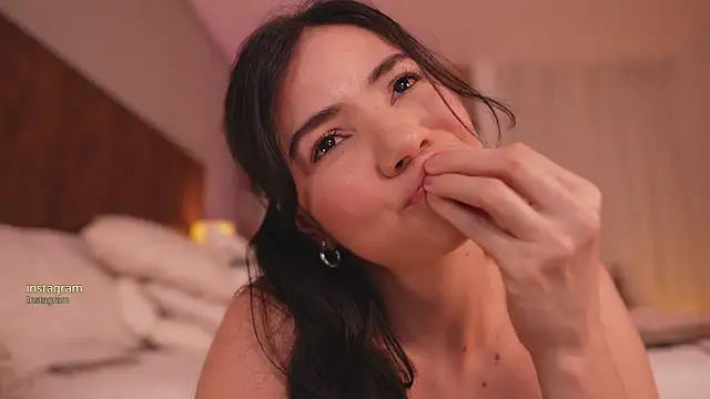 tatikiss_'s cam snapshot