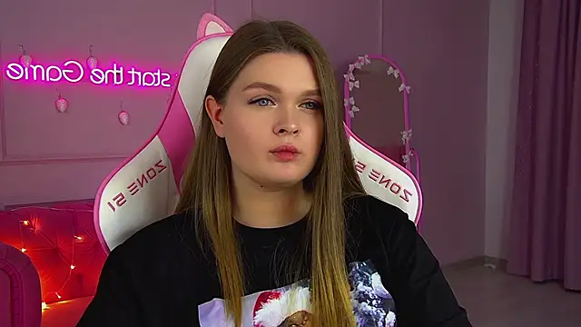 CrystalLyons's cam snapshot