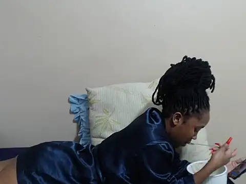 SexyLipss_'s cam snapshot