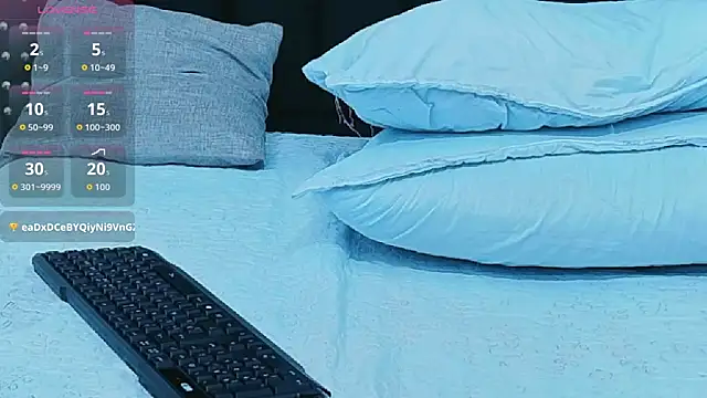 hornybarelylegalgirl's cam snapshot