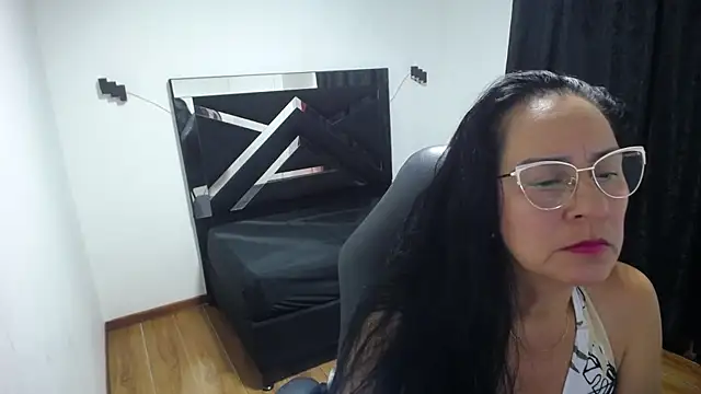 KiaraFoster's cam snapshot