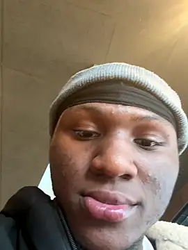 Festivitiesking1's cam snapshot