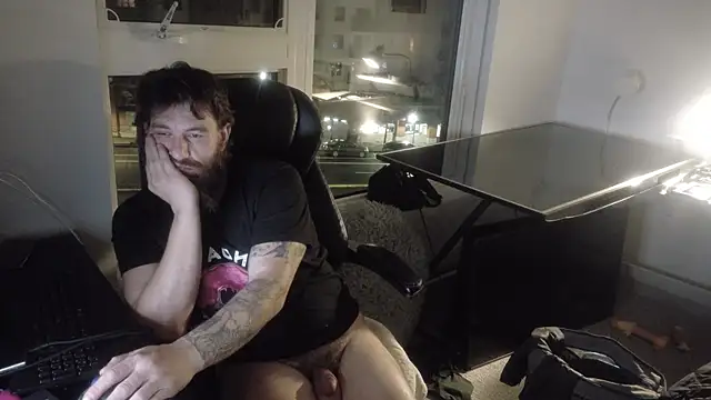 Armyexhibitionistvet live sex cam