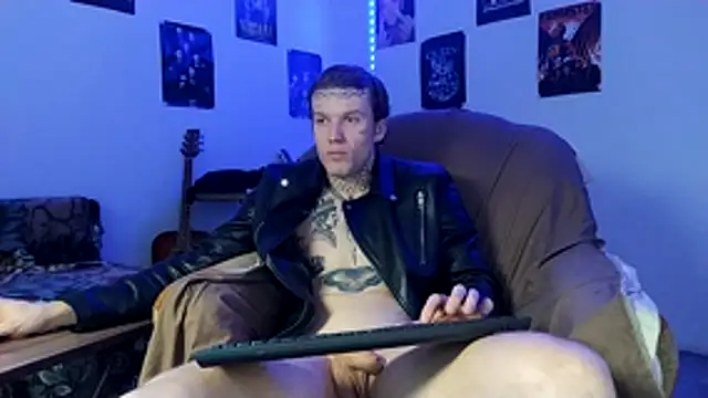 Huntall77 live sex cam