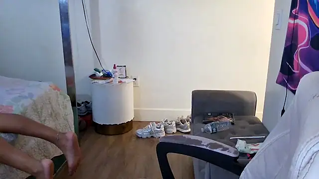 YasmineMinaj's cam snapshot