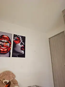 Antonella2_m's cam snapshot