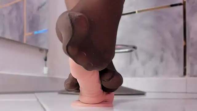 Ellaochoa's cam snapshot