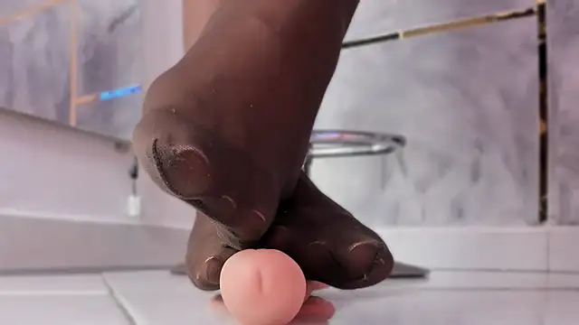 Ellaochoa's cam snapshot