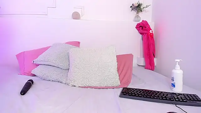 TianaGlow44's cam snapshot