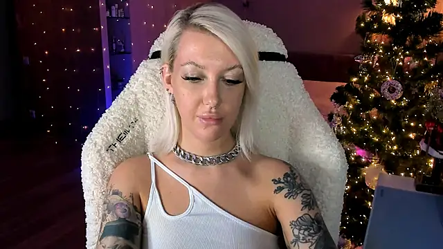 tykioty_Miley's cam snapshot