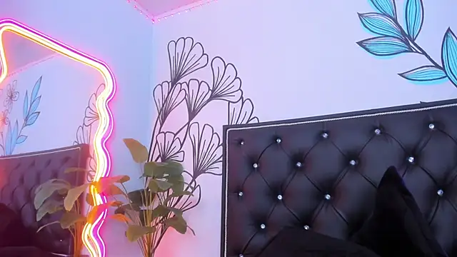 Sweet_Ariadna_'s cam snapshot