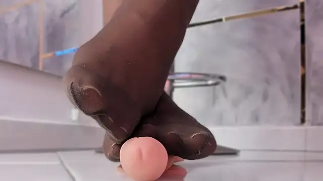 Ellaochoa's cam snapshot