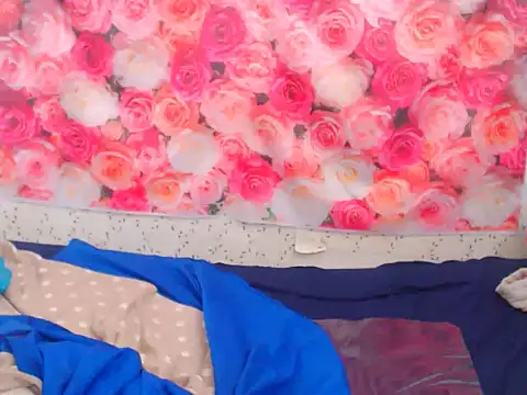 MiniMinaj's cam snapshot