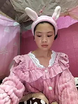 Quieny-x live sex cam