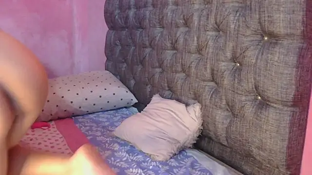 luna_summer's cam snapshot