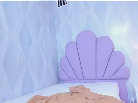 little__doll18's cam snapshot