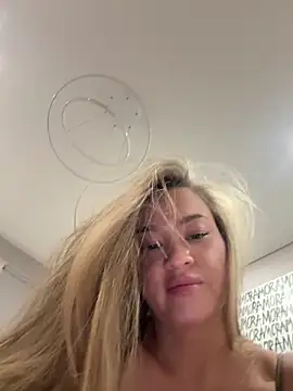 SkylarVoxx's cam snapshot