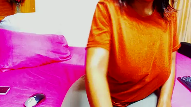 Juicyasss35xx's cam snapshot