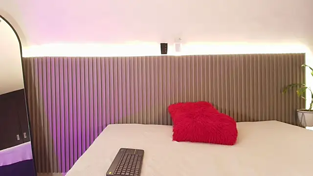 Laurenhill12_'s cam snapshot