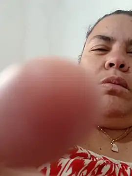 yaneth_'s cam snapshot