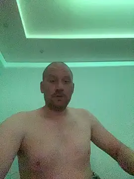 Krzysiekg123 live sex cam
