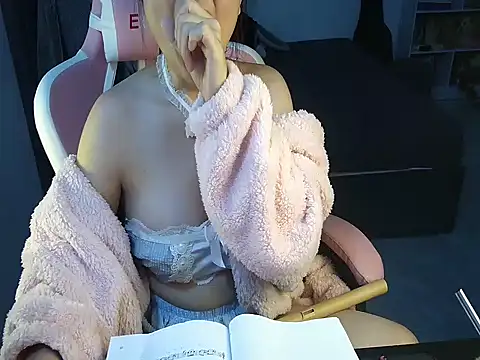 Ori-Yannie's cam snapshot