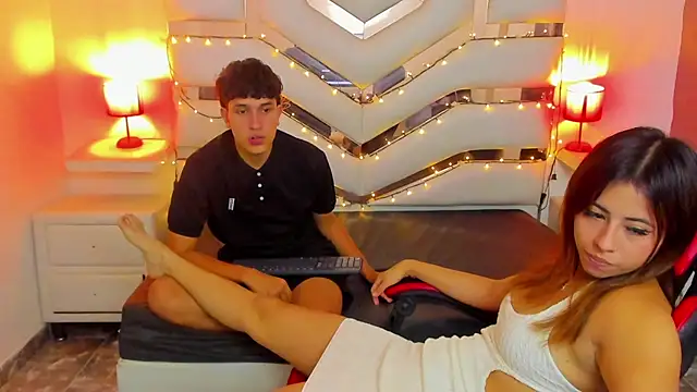 ChanellandMax's cam snapshot