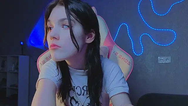 Sophie_SkyAngel's cam snapshot