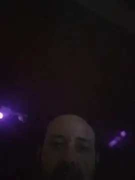 Leocesar37 live sex cam