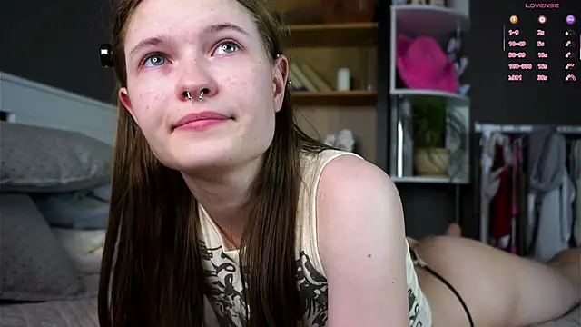 LynHillaire's cam snapshot