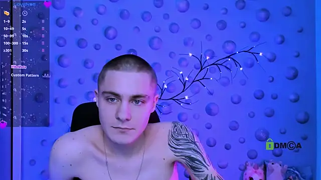 thomas_crow_'s cam snapshot