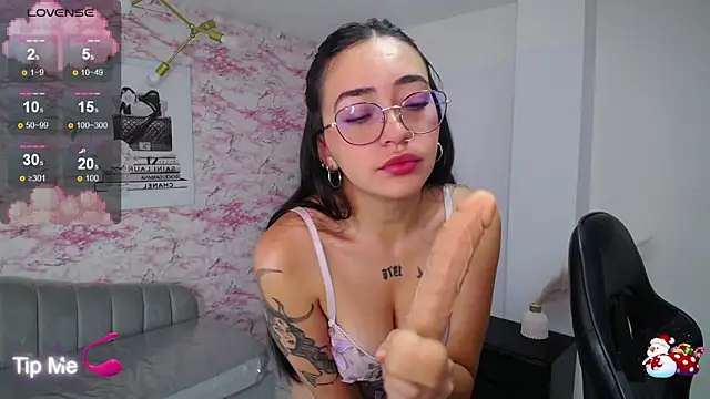 miss_andreaa_t's cam snapshot