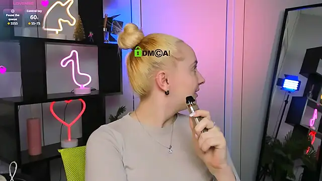 mila_glow1's cam snapshot