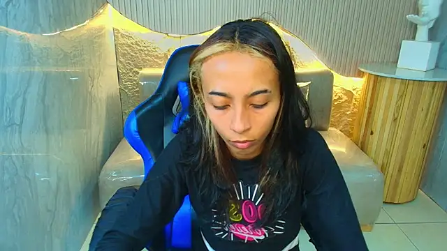 Agnis_ink_r's cam snapshot