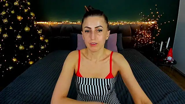 Rebecca_Diamond's cam snapshot