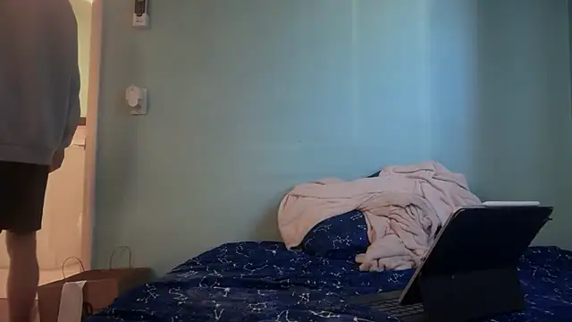 greekmythics's cam snapshot