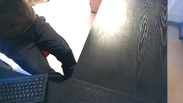 TRESBONNEBITE's cam snapshot