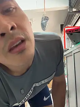 Paul22cm- live sex cam